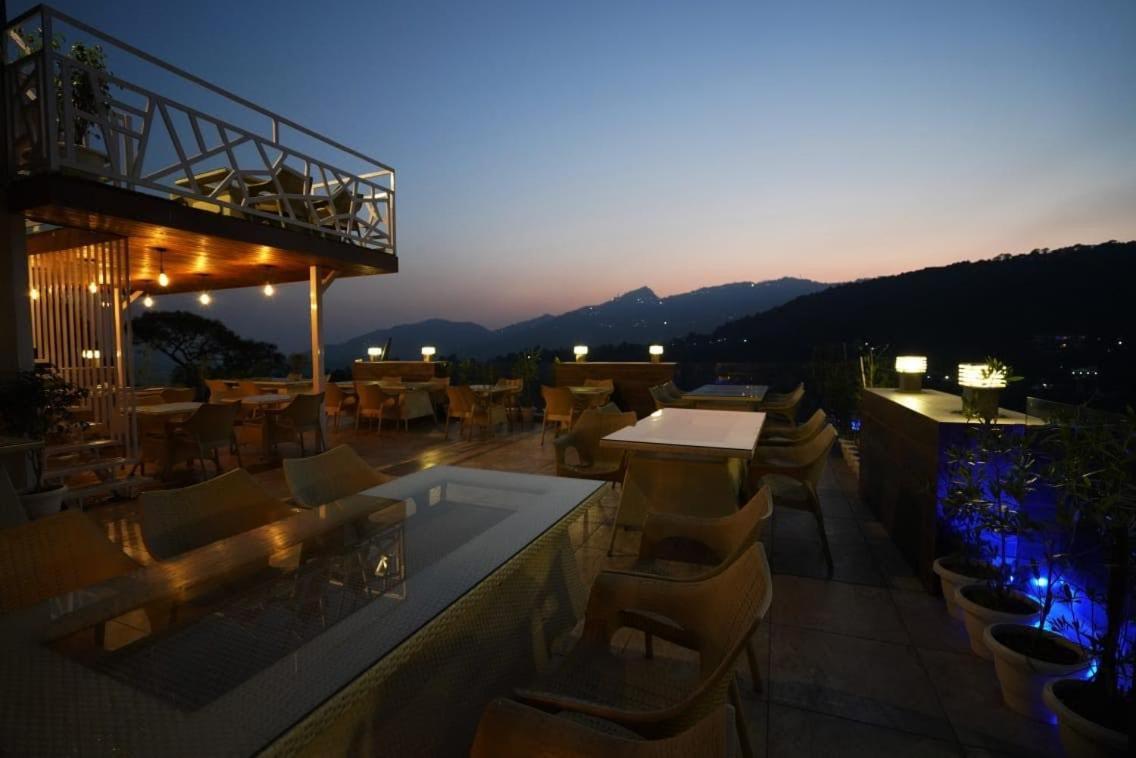 Hotel Whispering Winds Kasauli Εξωτερικό φωτογραφία