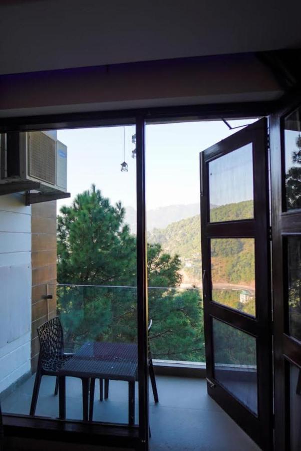 Hotel Whispering Winds Kasauli Εξωτερικό φωτογραφία